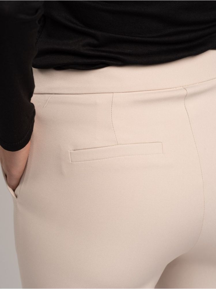 Lefties Pantaloni di stoffa EU: 40 sconto 89% MODA DONNA Pantaloni Pantaloni di stoffa Skinny Bianco 44 a sigaretta slim 