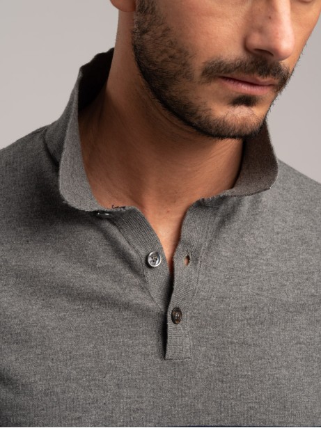 Maglia uomo stile polo a mezza manica realizzata in puro cotone lavorato a maglia bicolore