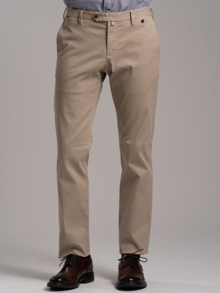 Pantalone uomo chinos realizzato in tessuto armaturato stretch