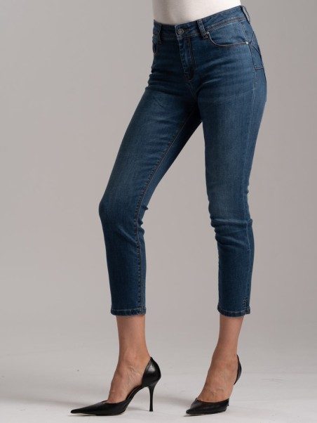 Jeans Donna stretch con spacco sul fondo