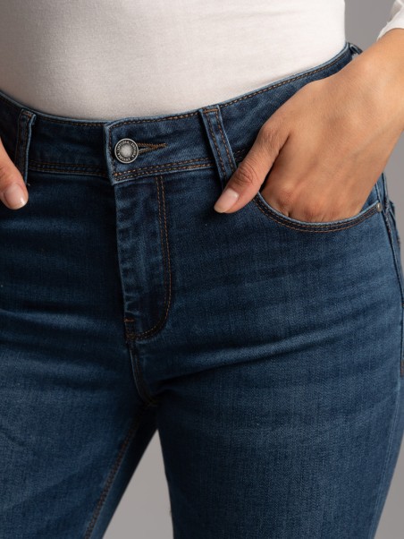 Vaqueros elásticos de mujer con abertura inferior