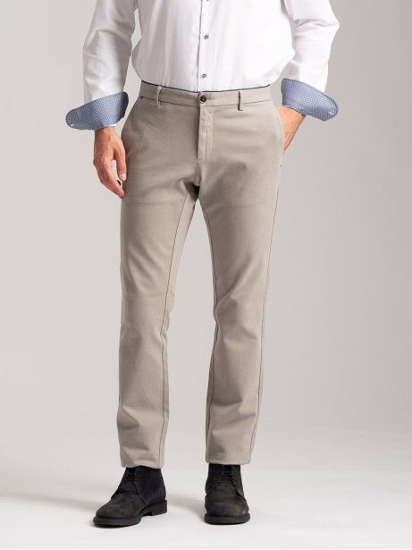 Pantaloni Uomo Chinos in tessuto con trama diagonale 2