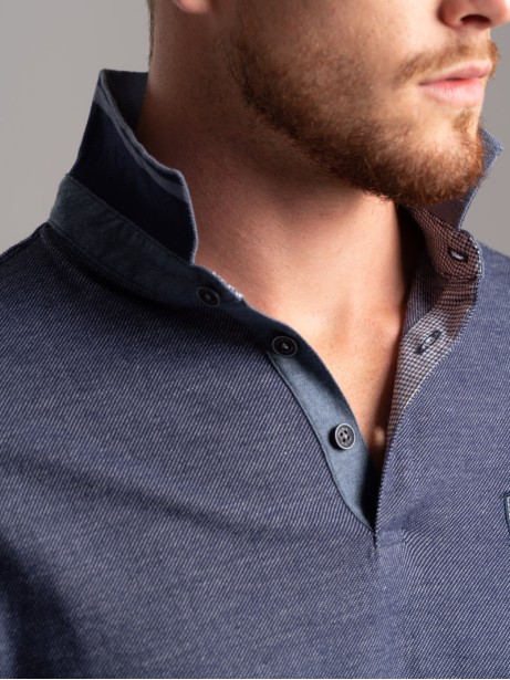 Polo de manga larga para hombre en tejido diagonal y cuello de canalé en contraste 2