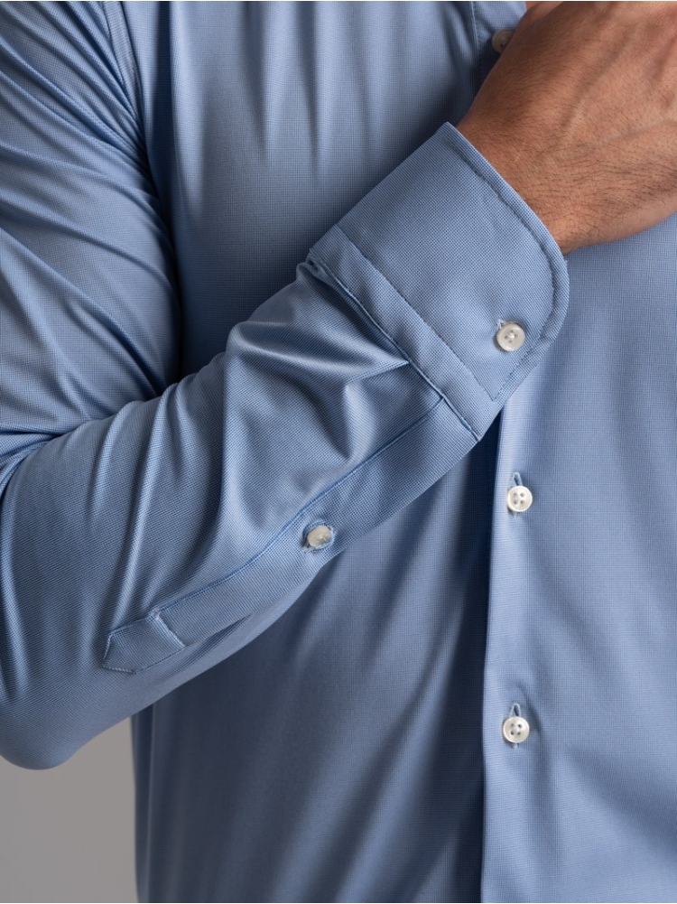 Camisa de hombre TECNO sin planchar de color liso con lunares bicolor