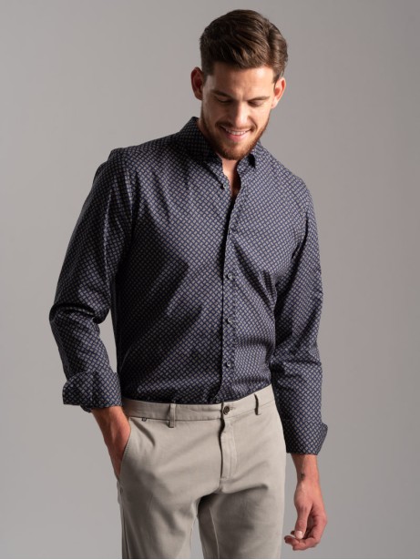 Camisa de hombre con estampado de diseño geométrico en tejido popelín 2