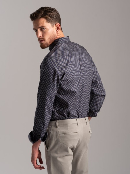 Camisa de hombre con estampado de diseño geométrico en tejido popelín