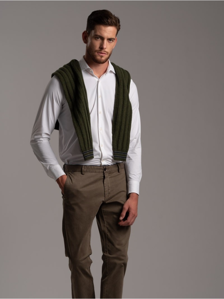 Jersey de cuello redondo para hombre con cuello y puños en contraste