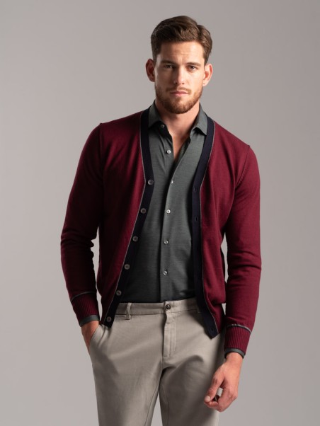 Cardigan uomo con abbottonatura a contrasto