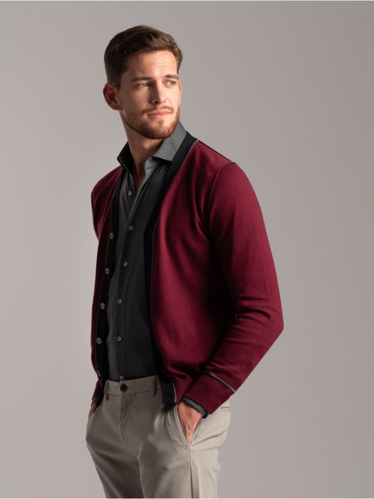 Cardigan uomo con abbottonatura a contrasto