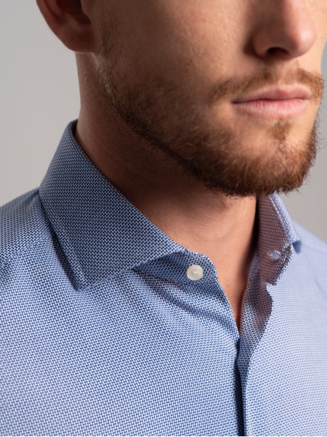 Camisa de hombre en tejido...