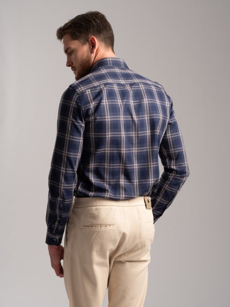 Camisa madrás bicolor de hombre en tejido de sarga cuello semifrancés