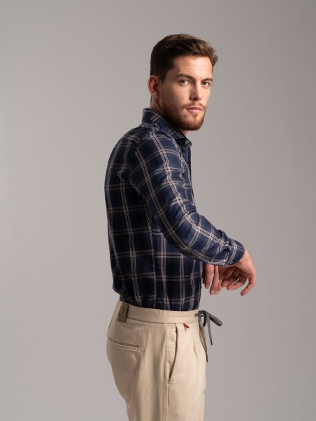 Camisa madrás bicolor de hombre en tejido de sarga cuello semifrancés
