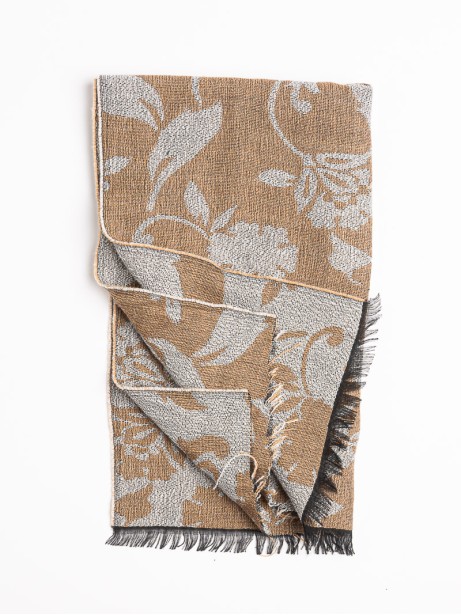 Pañuelo de mujer con diseño floral y confección en lúrex 2