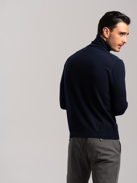 Jersey liso de cuello alto para hombre en lana merina