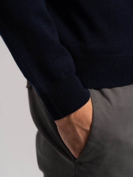 Jersey liso de cuello alto para hombre en lana merina