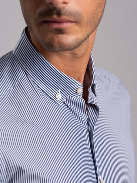 Camisa de rayas para hombre en tejido popelín Cuello abotonado