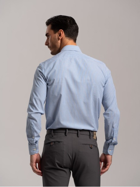 Camisa de rayas para hombre en tejido popelín con cuello semifrancés 2