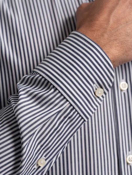 Camisa de rayas para hombre en tejido popelín Cuello abotonado