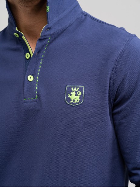 Polo azul claro de manga larga para hombre con bordado 2