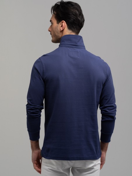 Polo azul claro de manga larga para hombre con bordado