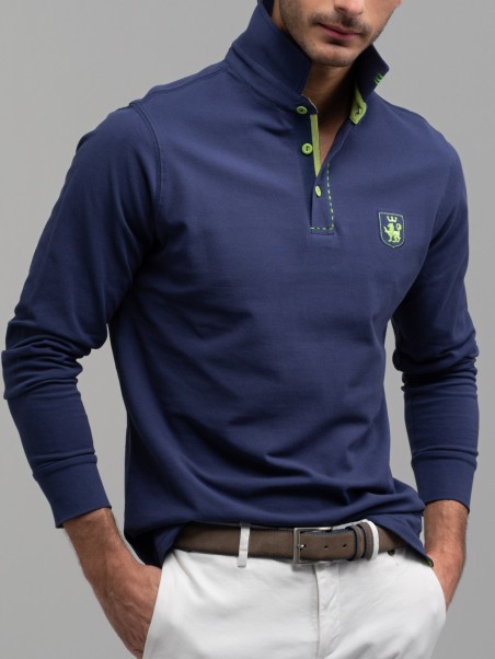 Polo azul claro de manga larga para hombre con bordado