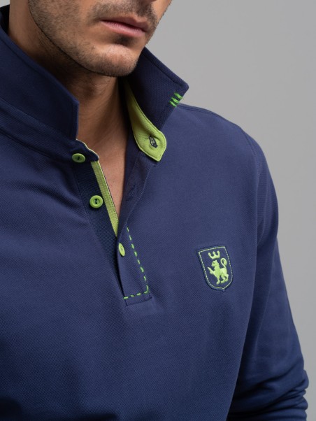 Polo azul claro de manga larga para hombre con bordado