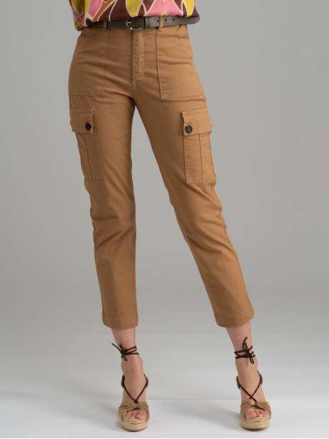 Pantalón cargo de mujer en algodón elástico color canela 2