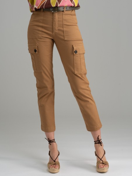 Pantalón cargo de mujer en algodón elástico color canela