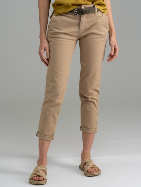 Pantalón chino de mujer de algodón elástico color arena