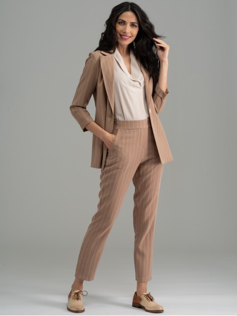 Chaqueta de mujer estilo blazer beige a rayas