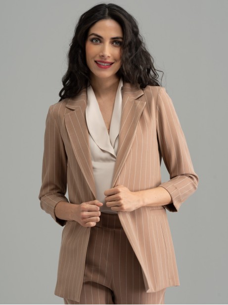 Chaqueta de mujer estilo blazer beige a rayas 2