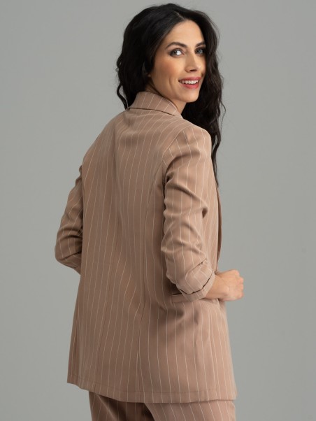 Chaqueta de mujer estilo blazer beige a rayas