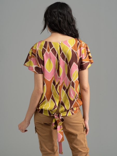 Camisa estampada de mujer con lazo en la espalda