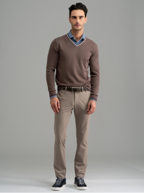 Jersey de hombre con cuello de pico y contrastes 2