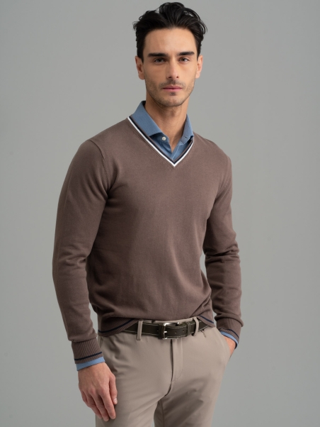 Maglia uomo con scollo a V con contrasti