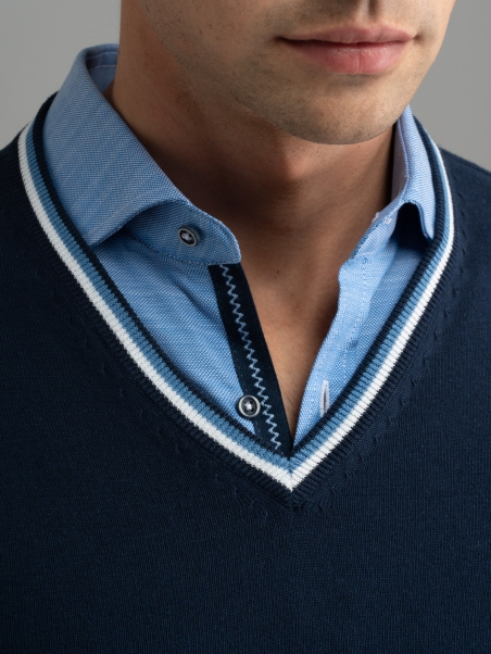 Jersey de hombre con cuello de pico y contrastes
