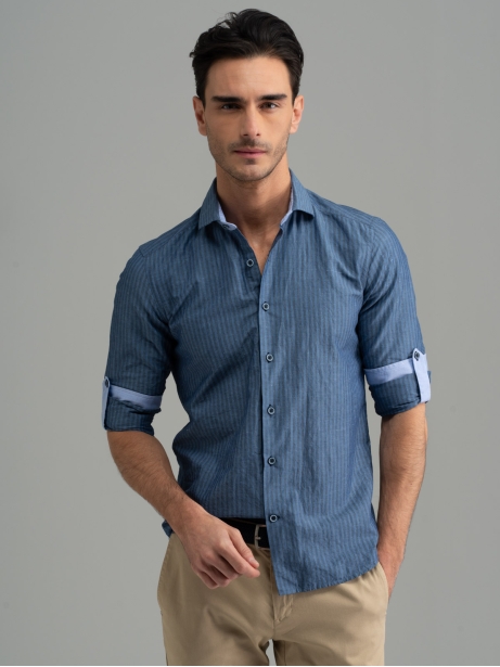 Camisa masculina de rayas en mezcla de lino con cuello semifrancés