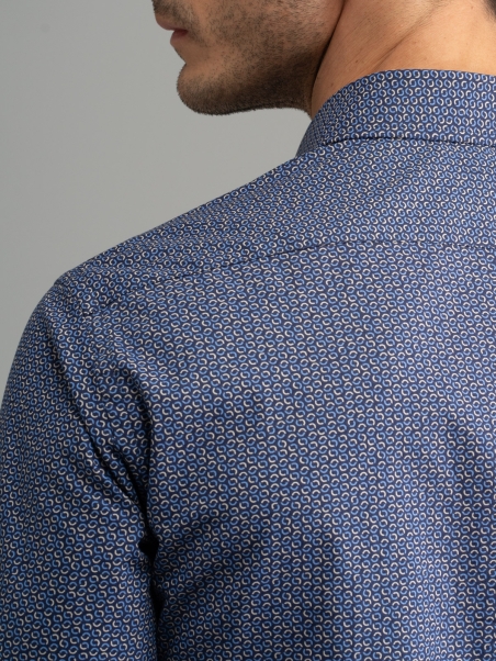 Camisa de microdiseño para hombre con cuello abotonado