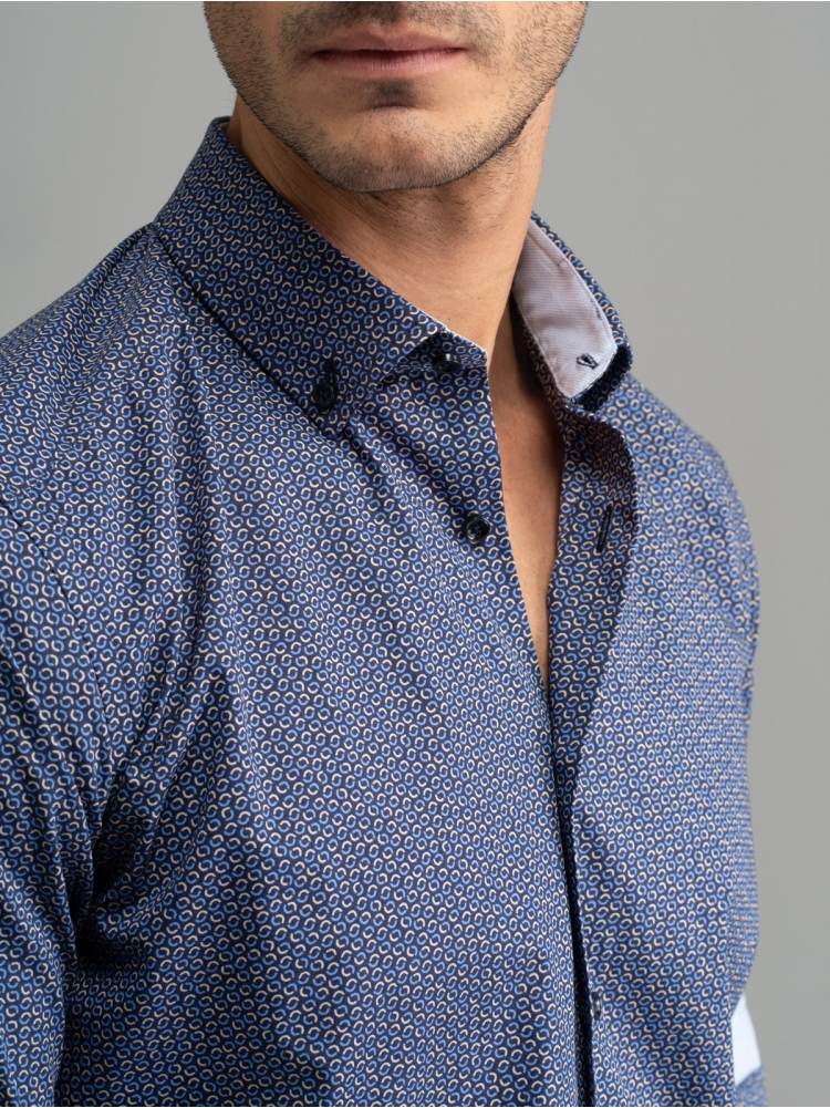 Camisa de microdiseño para hombre con cuello abotonado