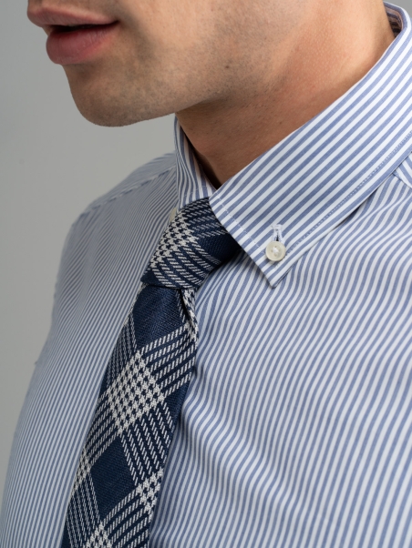 Camisa de rayas de oficina para hombre cuello abotonado azul
