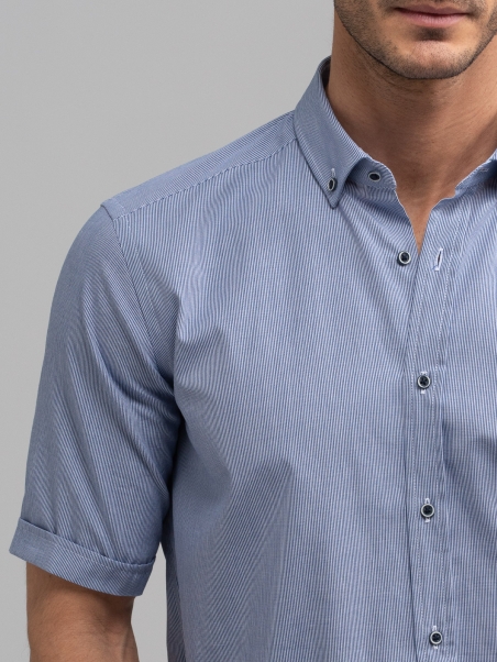 Camisa hombre azul media manga cuello abotonado