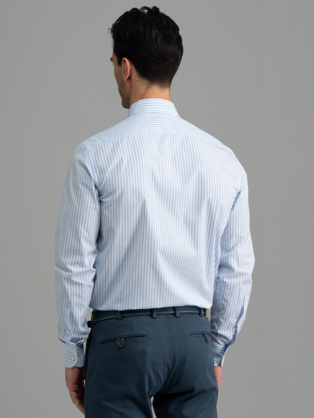 Camisa oficina hombre rayas azul claro cuello semifrancés