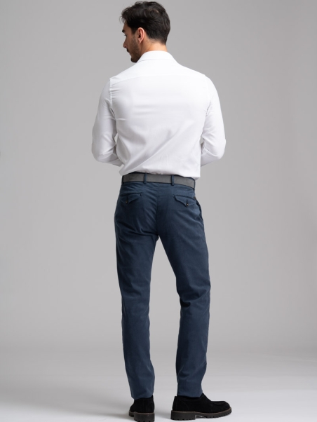 Pantalone uomo chino in gabardina con micro pinces