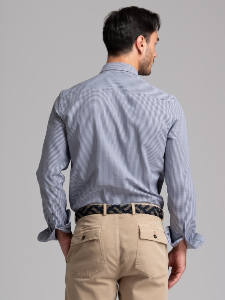Camisa de hombre con estampado de pata de gallo y cuello abotonado
