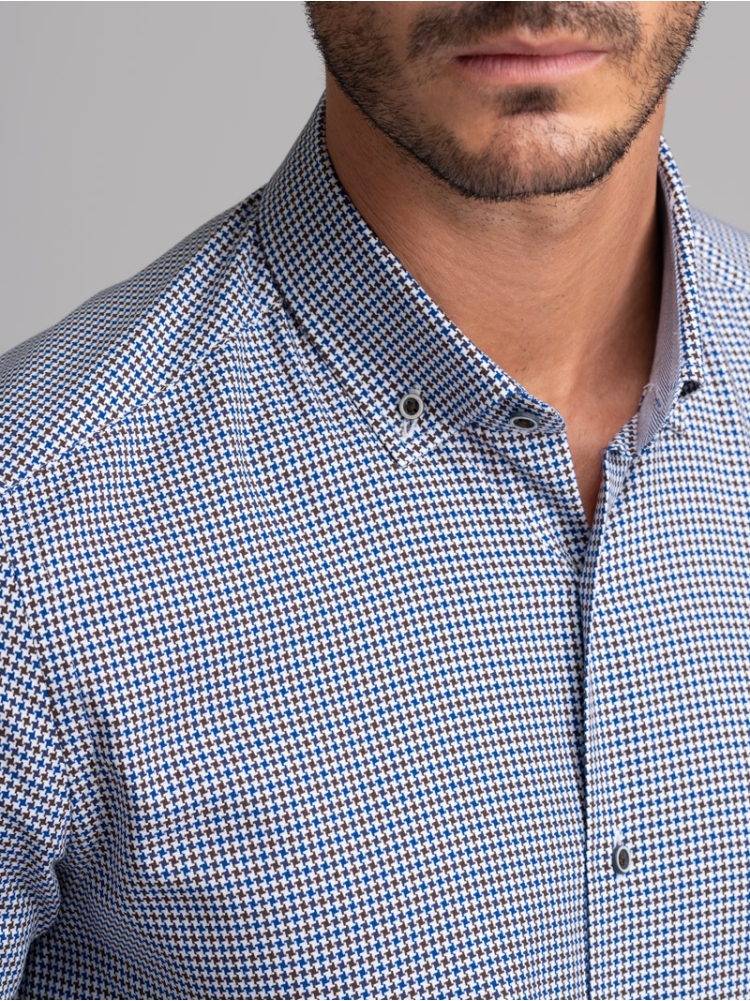 Camisa de hombre con estampado de pata de gallo y cuello abotonado