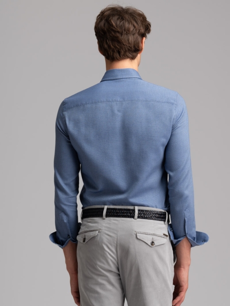 Camisa de hombre azul fuerza aérea con cuello semifrancés reforzado