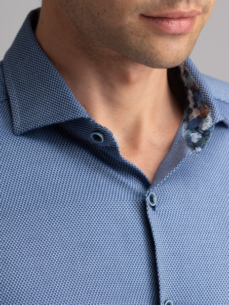 Camisa de hombre azul fuerza aérea con cuello semifrancés reforzado