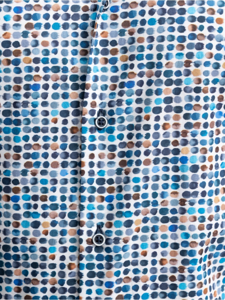 Camisa de hombre con estampado de lunares y cuello semifrancés