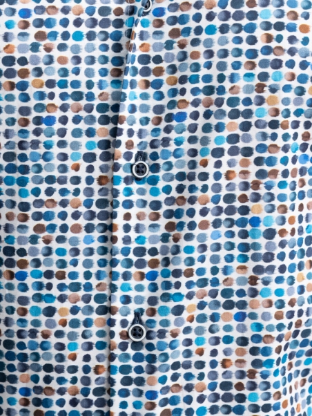 Camisa de hombre con estampado de lunares y cuello semifrancés