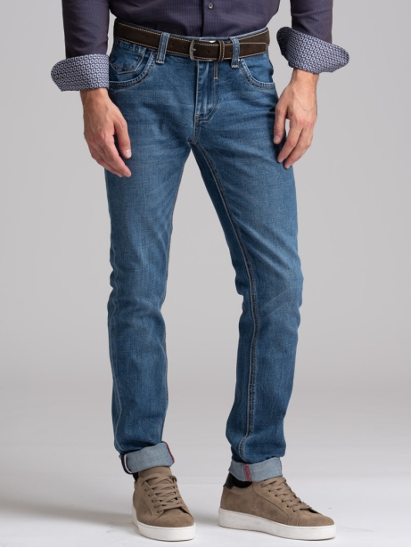 Jeans uomo cinque tasche denim medio con bordo cimosato 2